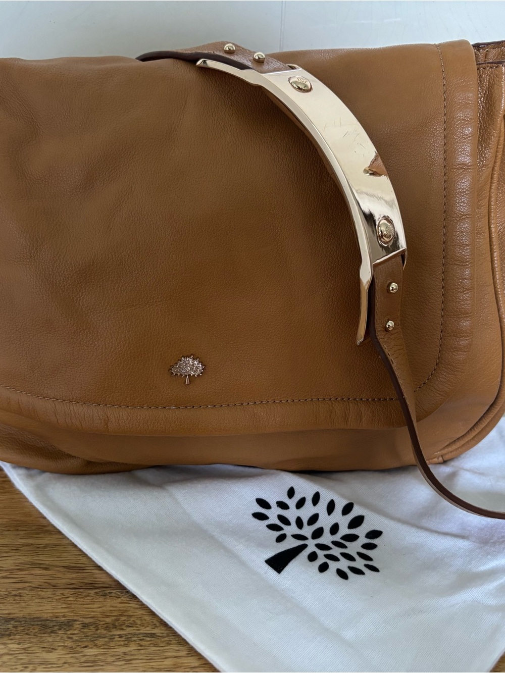 Mulberry Tan Leather Shoulder Bag with Gold Accent